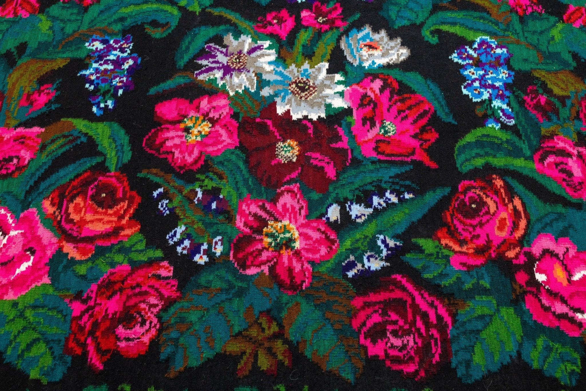 BABCIA KATRYA – Large Rug from Karpaty - Saint Javelin