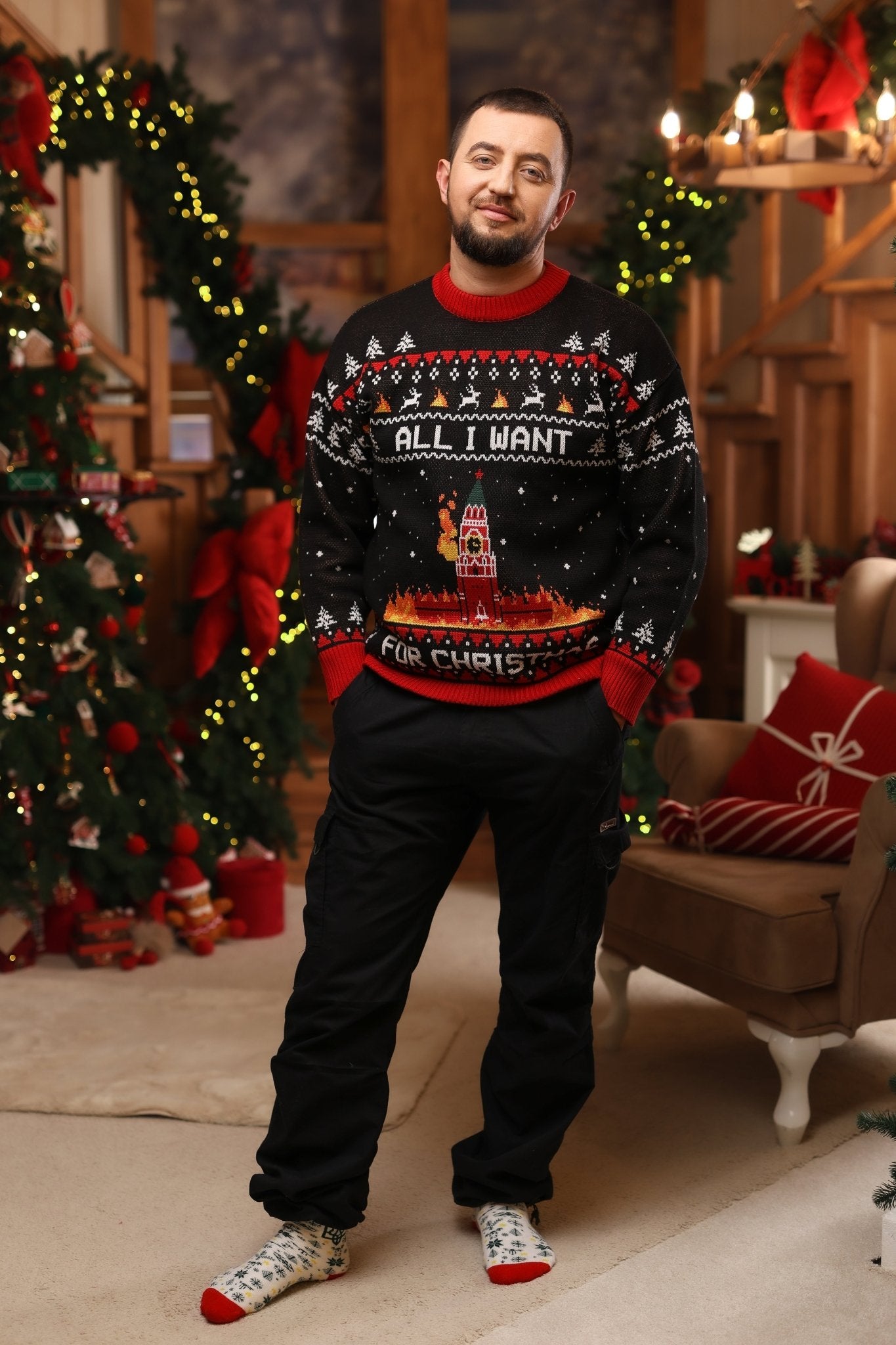 В'язаний новорічний светр BURNING KREMLIN