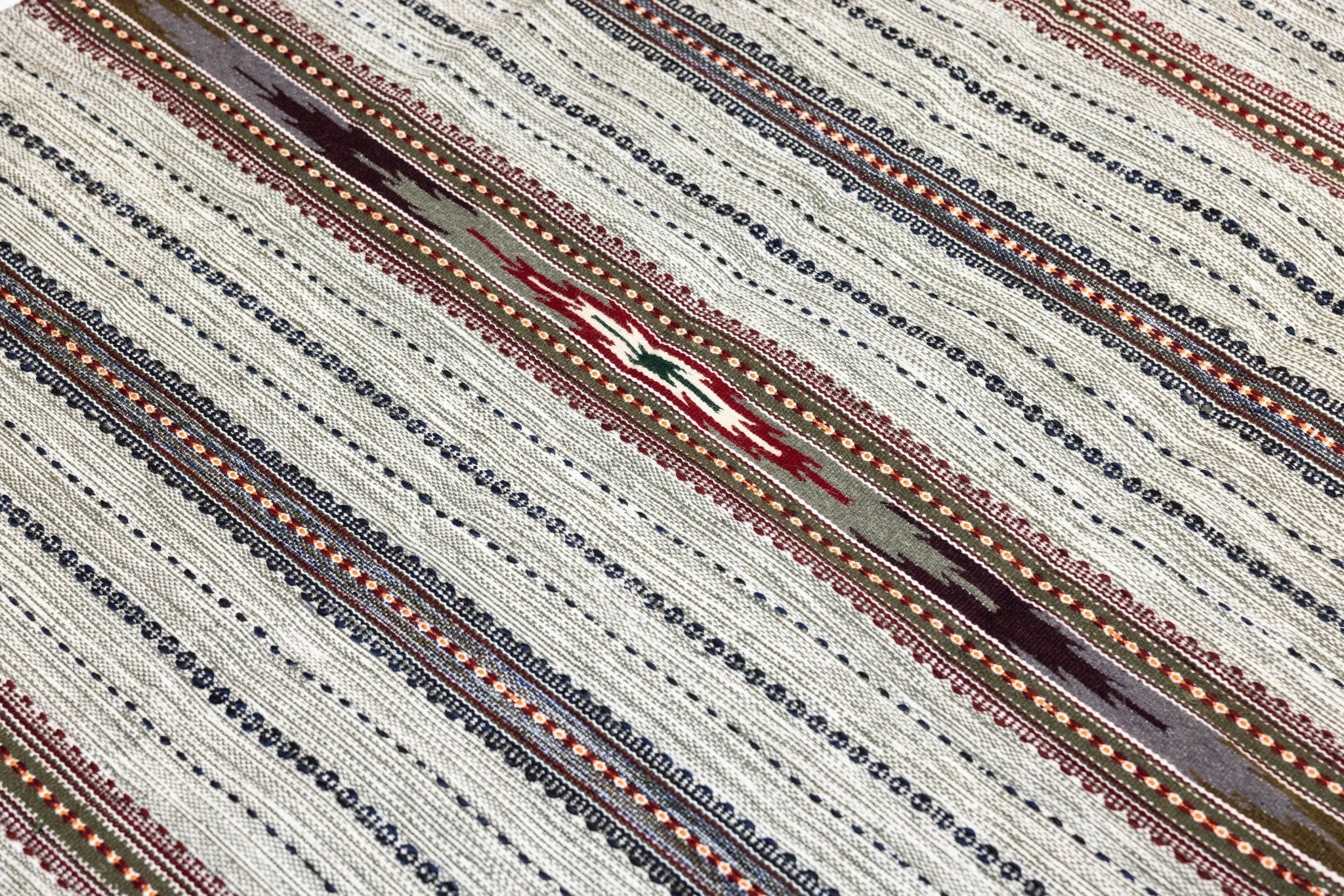 MARKIIAN – Rug from Karpaty - Saint Javelin