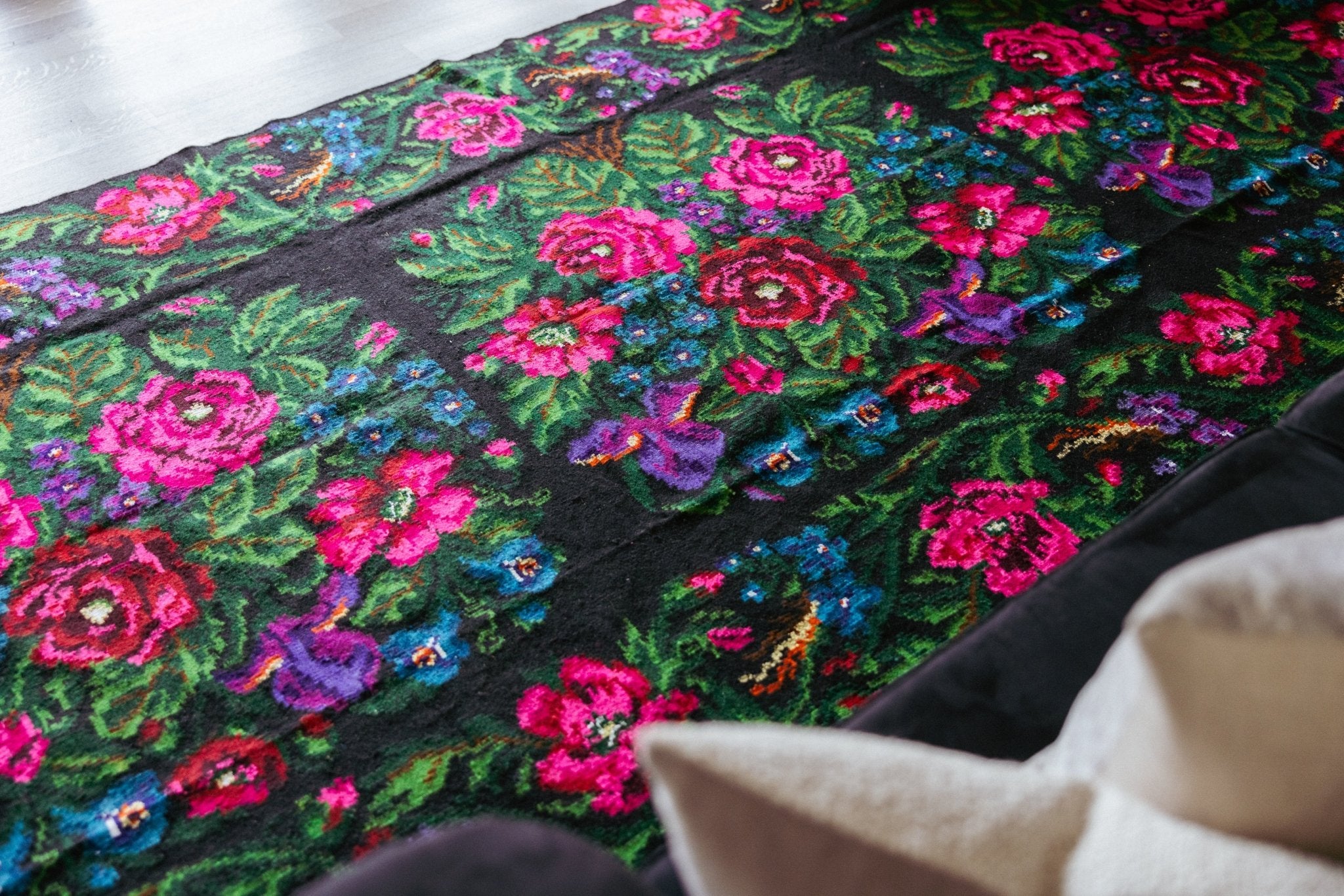 OLHA – Large Rug from Karpaty - Saint Javelin