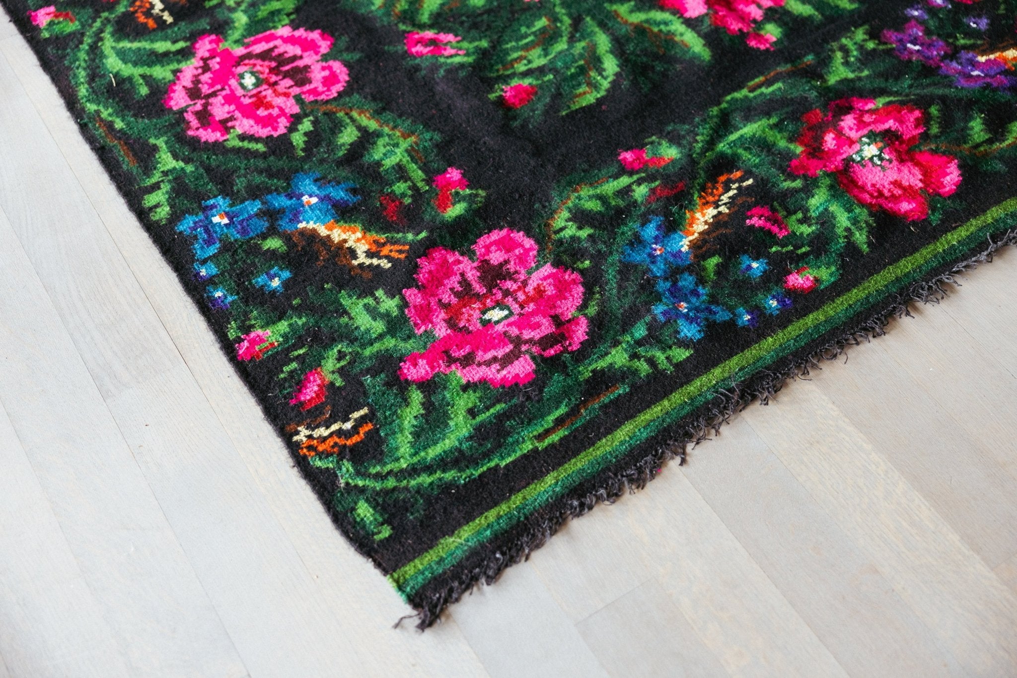 OLHA – Large Rug from Karpaty - Saint Javelin