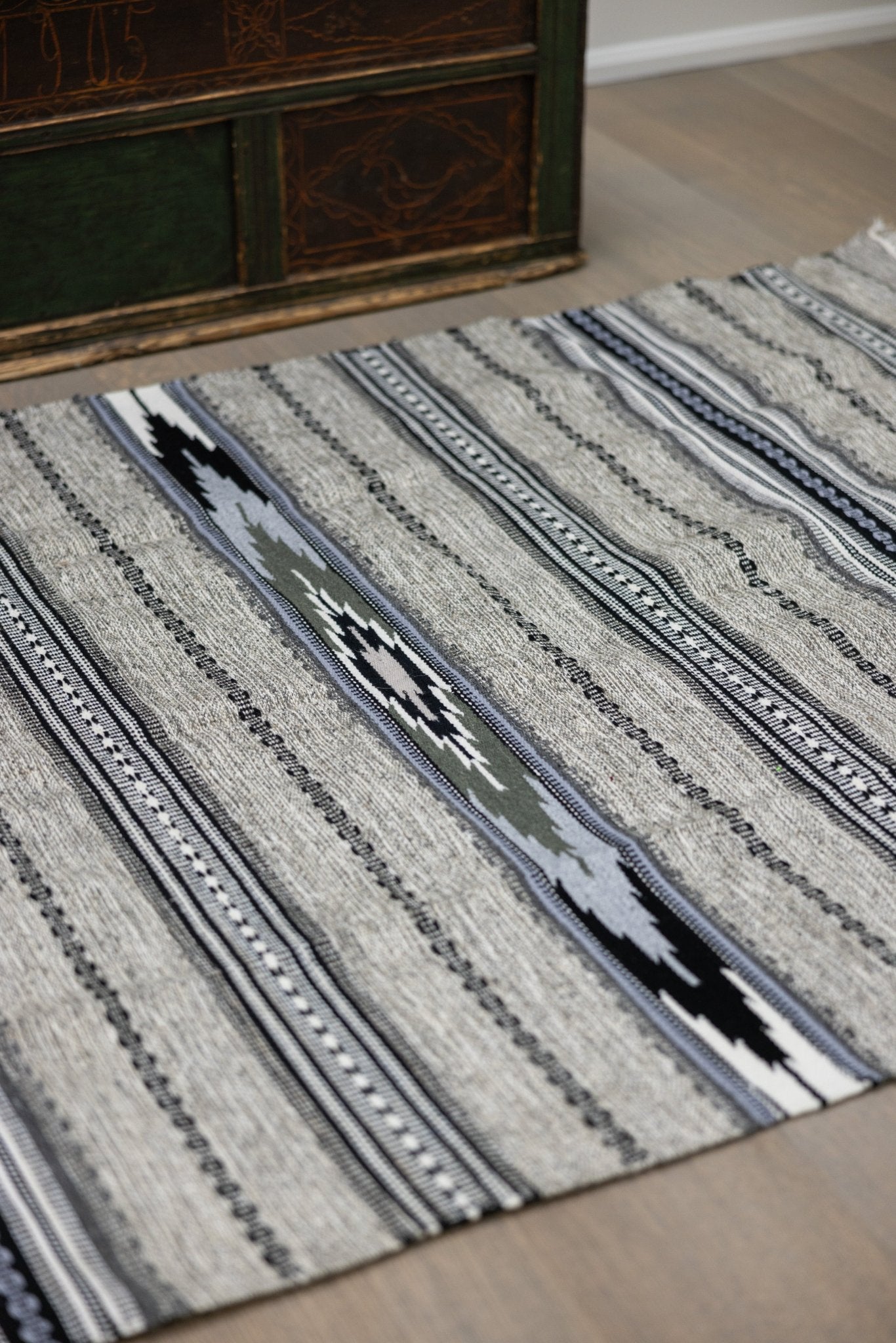 YUSTYN – Rug from Karpaty - Saint Javelin