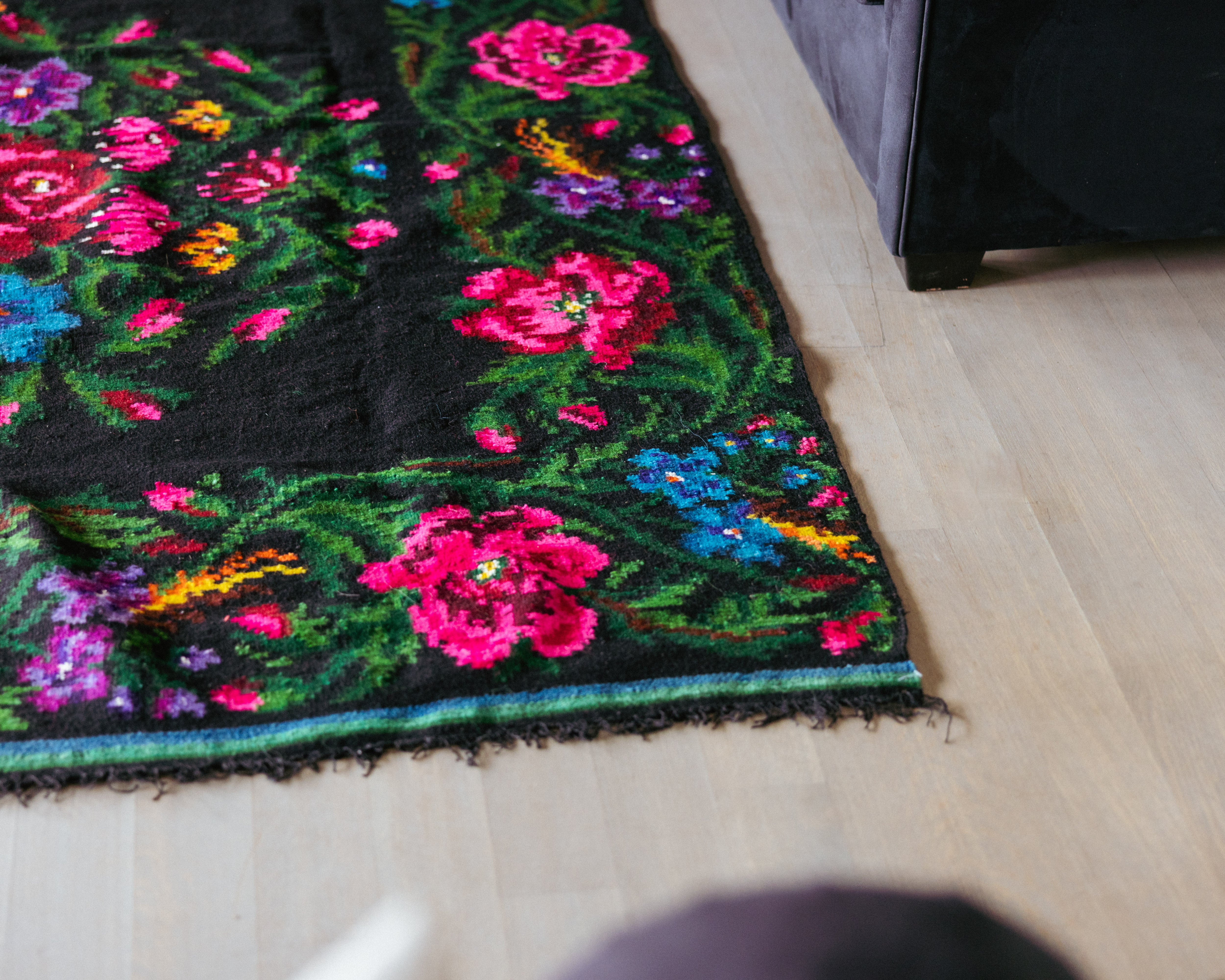 ROKSOLANA – Large Rug from Karpaty
