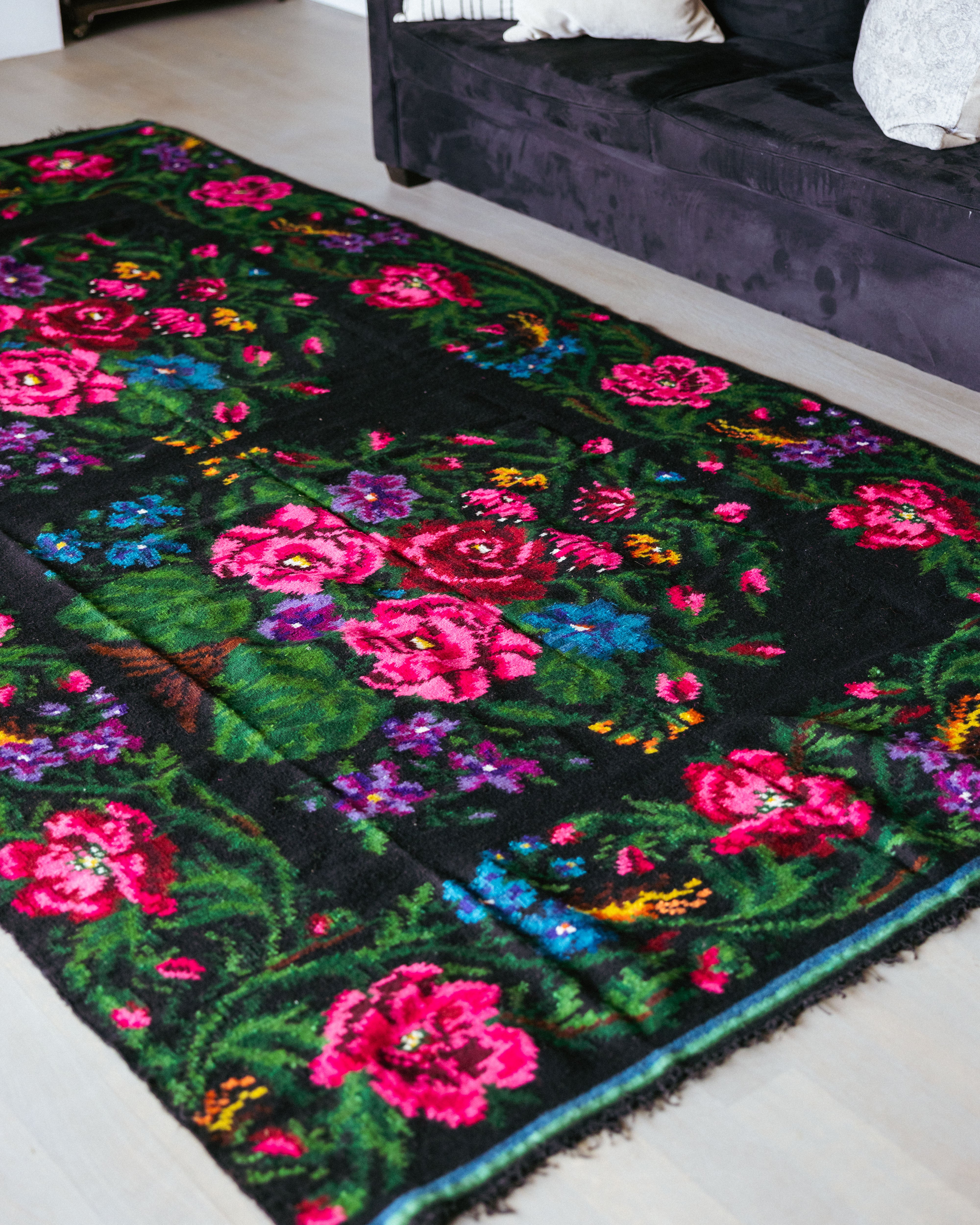 ROKSOLANA – Large Rug from Karpaty