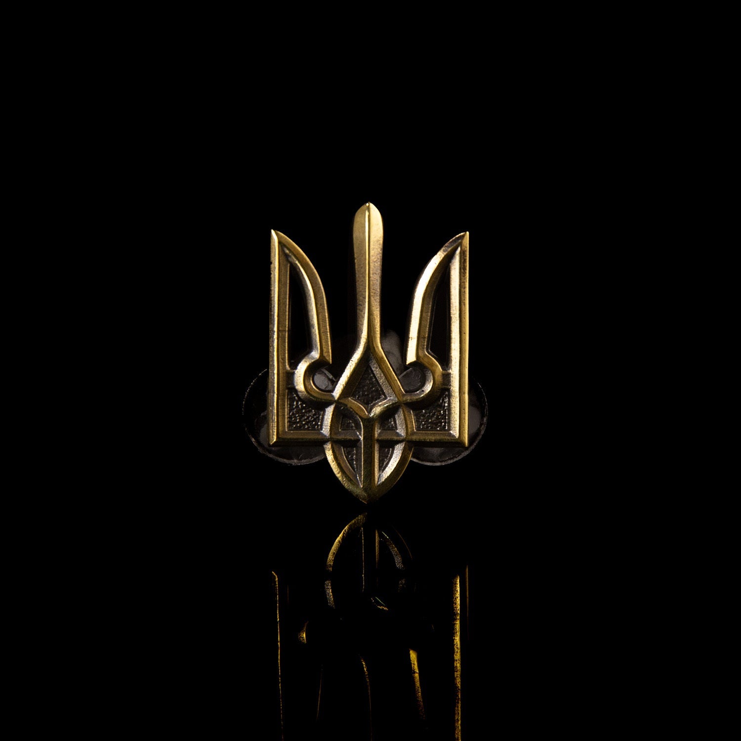 Classic Tryzub - Pin (Recycled Artillery Shells)