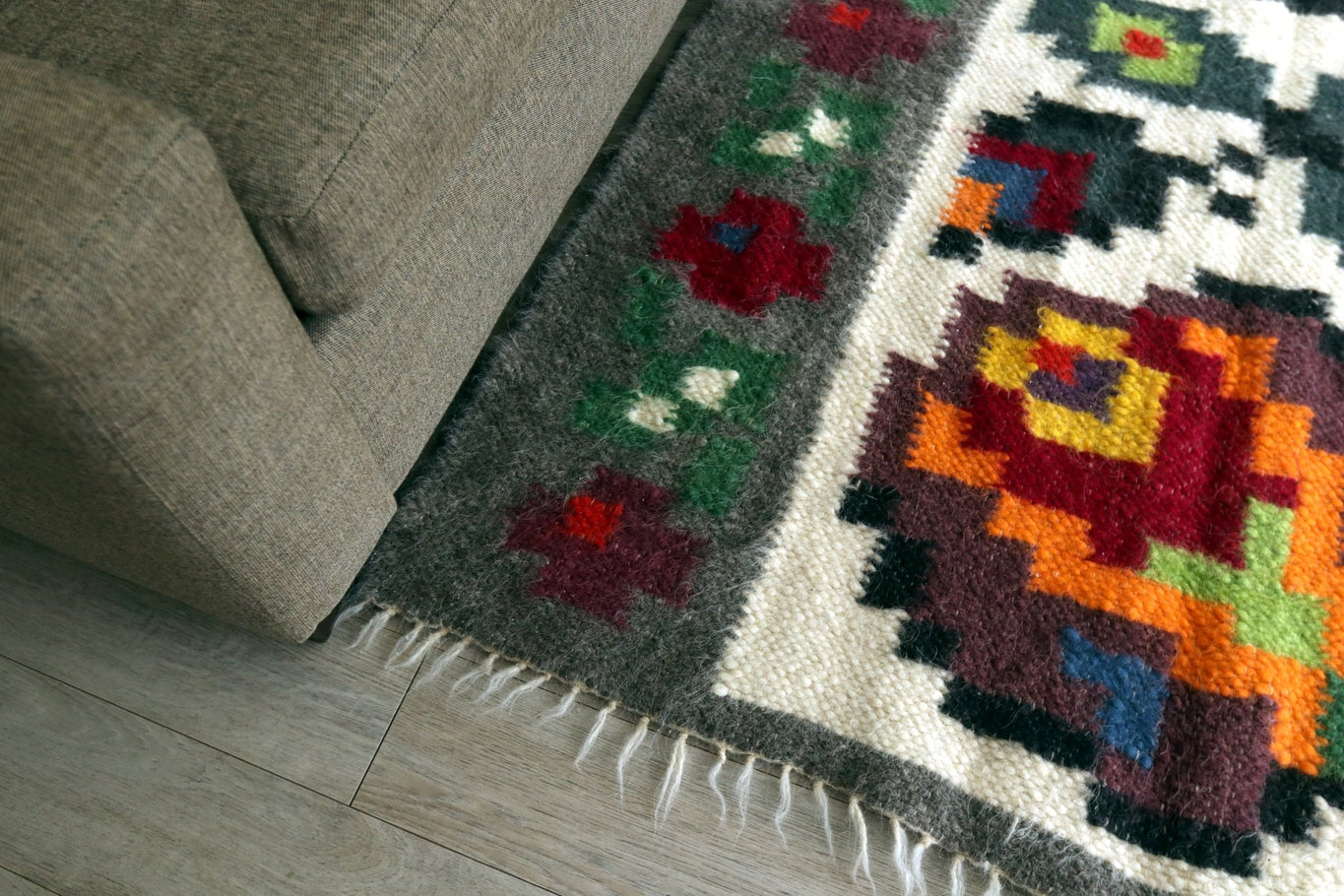 DZVINKA - Wool Rug from Karpaty