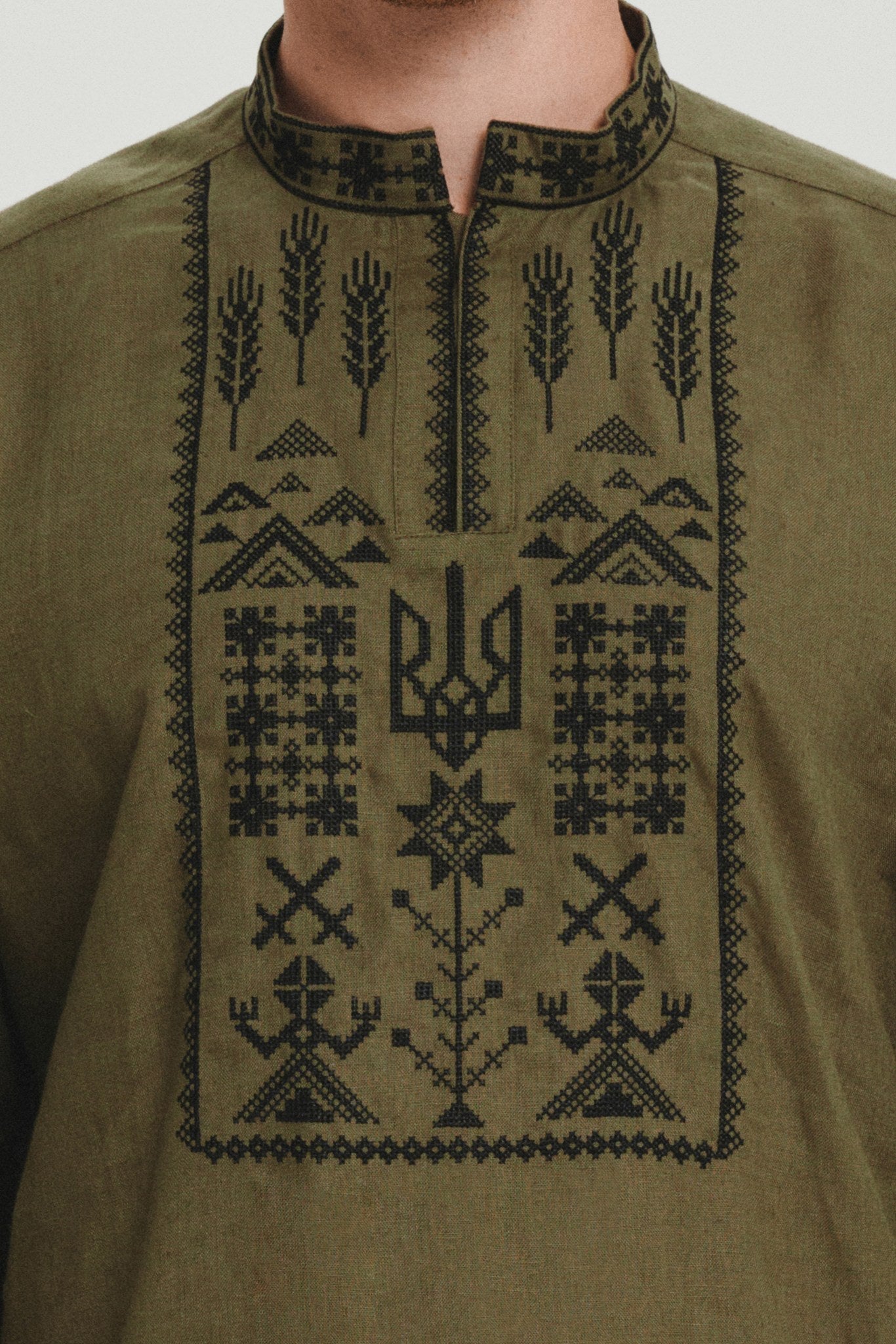 Black / Green — Saint Javelin vyshyvanka, embroidered linen shirt