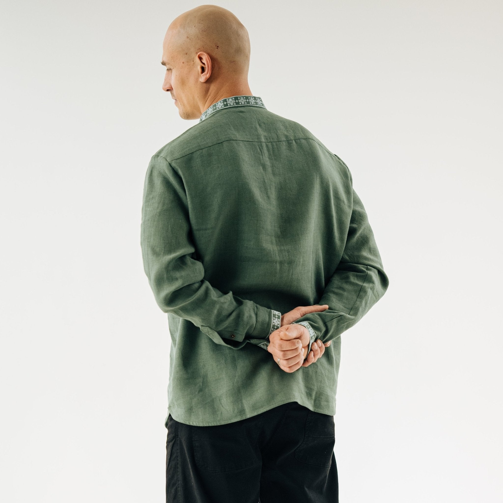 慈雨★カーキグリーン 長袖Tシャツ スワール刺繍 慈雨☆カーキグリーン 長袖Tシャツ スワール刺繍 慈雨☆カーキグリーン